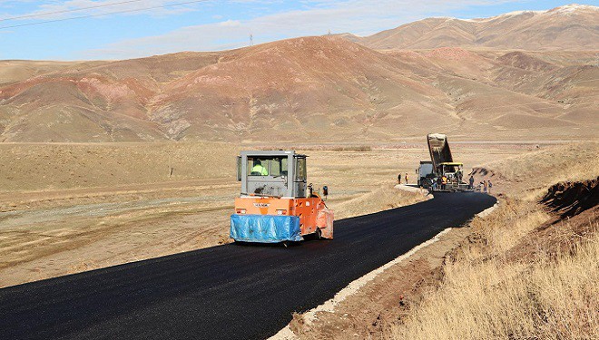 Büyükşehir Belediyesi’nden Özalp’ta asfalt çalışması