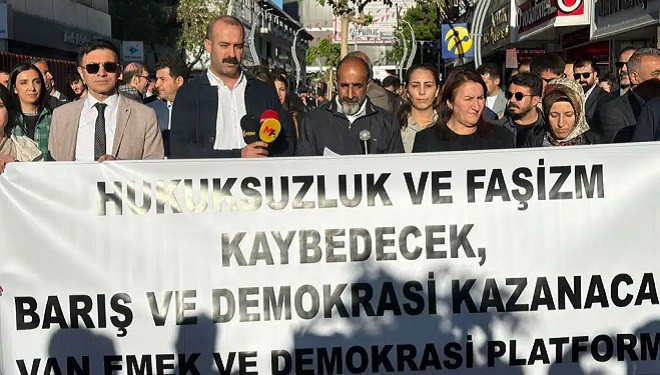 Van’da Kobani açıklaması yapılırken DEM Parti il Binasına giriş-çıkış yasağı getirildi