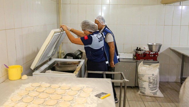 Van Büyükşehir Belediyesi zabıtasından gıda denetimi