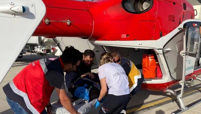 27 yaşındaki hasta helikopter ambulansla hastaneye sevk edildi
