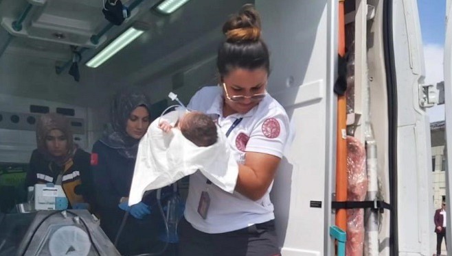 Van’da kalp hastası bebek için ambulans uçak havalandı