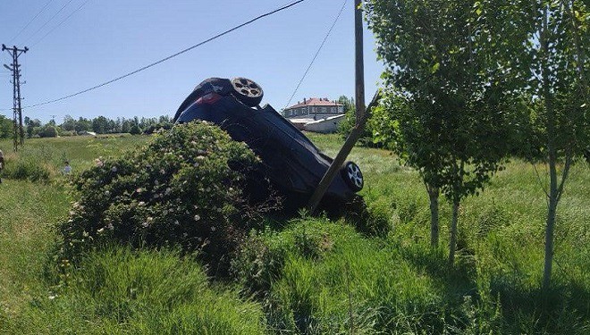 Erciş’te otomobil takla attı: 2 yaralı