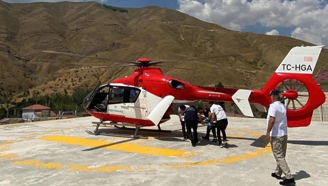 Yüksekten düşen çocuk için helikopter ambulans havalandı