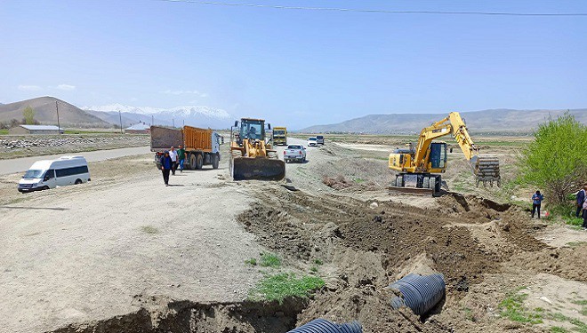 Gürpınar Belediyesi, yol ve alt yapı çalışmalarını sürdürüyor!