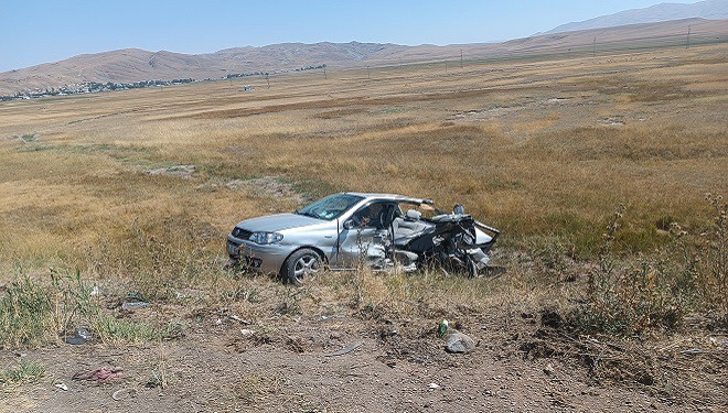 Özalp’te otomobiller çarpıştı: 3 yaralı