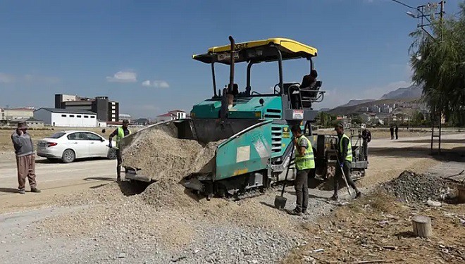 Süphan Caddesi'nde alt yapı çalışmaları tamamlanıyor