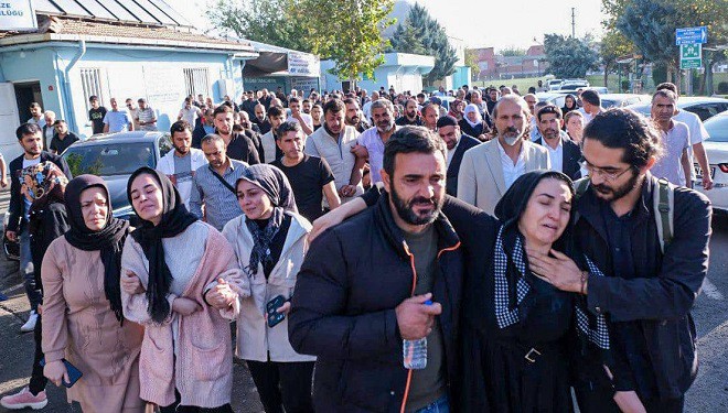 Rojin kadınlar tarafından son yolculuğuna uğurlandı