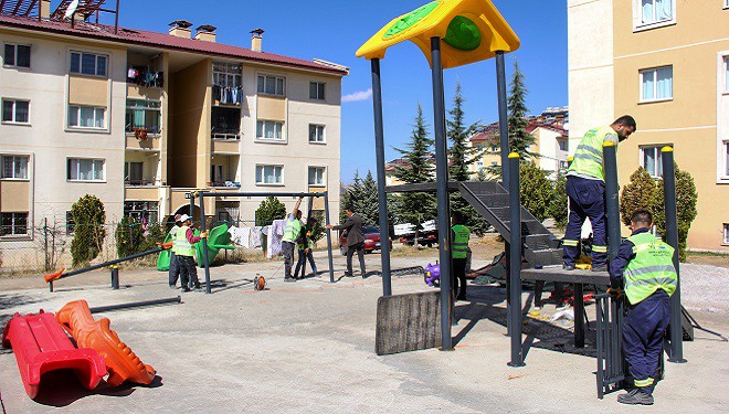 Bostaniçi TOKİ Mahallesindeki oyun parkı yenilendi