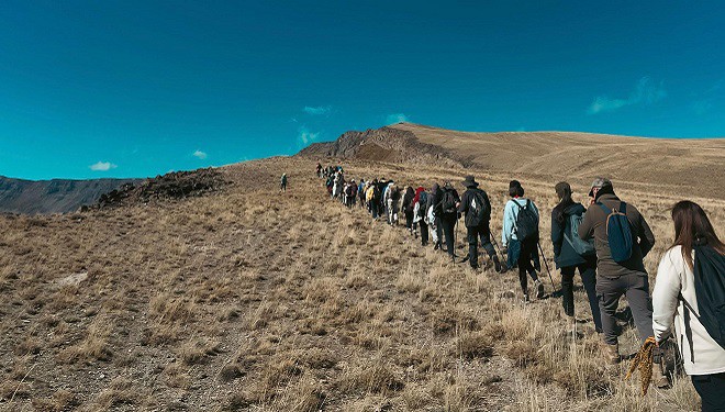 Vanlı dağcılar Nemrut Krater Gölü'nde buluştu