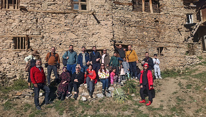 Taş evlerden oluşan Hizan’ın köyleri fotoğraf tutkunlarını ağırlıyor