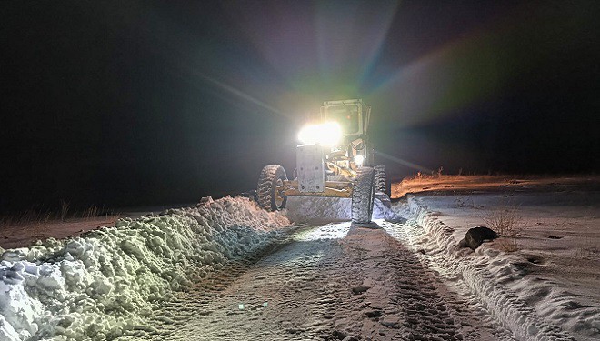 Van'da kar yağışından dolayı bazı yollar kapandı