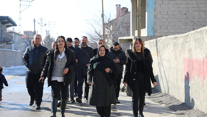 Eşbaşkan Uzunay ve Meclis Üyeleri Karşıyaka mahallesini dinledi