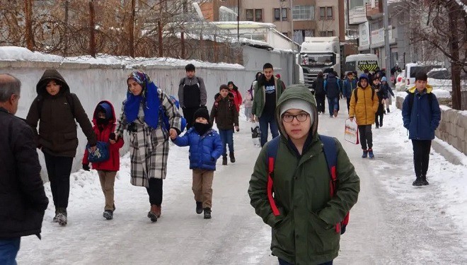 Okullarda yarıyıl tatili sonrası ilk ders zili çaldı