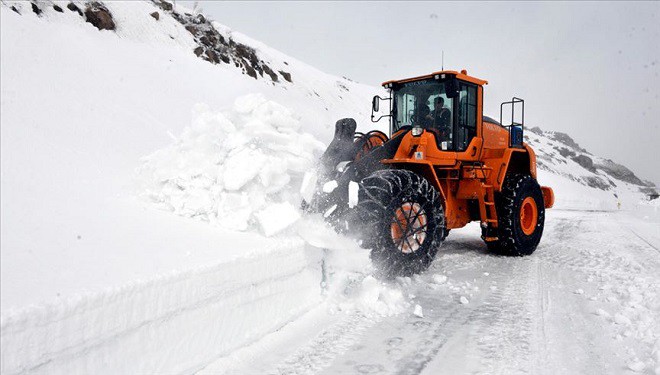 Van’da 81 yerleşim yerinin yolu ulaşıma kapandı